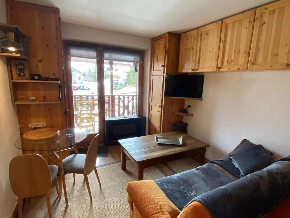 Studio Cosy Avec Terrasse, Jardin, Proche Pistes Et Commerces A Montgenevre - Fr-1-445-188 Apartment