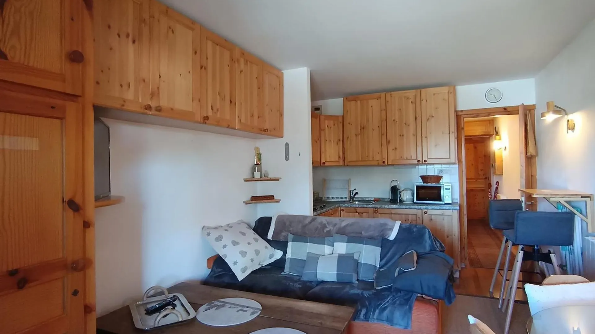 Studio Cosy Avec Terrasse, Jardin, Proche Pistes Et Commerces A Montgenevre - Fr-1-445-188 contacts